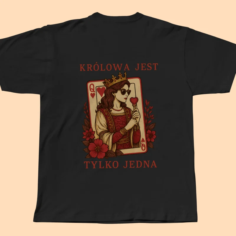 koszulka „niedziela” to t shirt z nadrukiem klasycznego polskiego obiadu – schabowego, ziemniaków i buraczków. idealna dla miłośników tradycji i domowej kuchni. (kopia) (kopia)